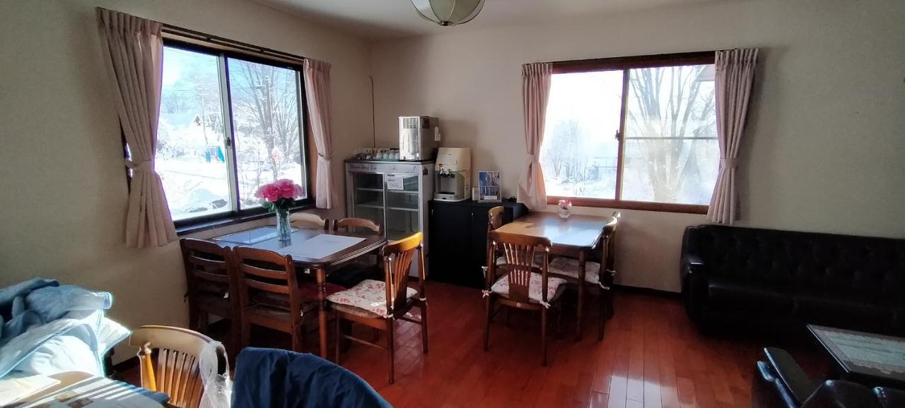 Guesthouse Aozora Blue Sky Myoko Exterior photo
